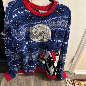 32 Degrees Crewneck Sweater Blue and Red Nordic Design